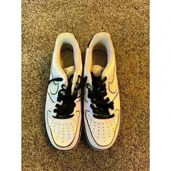 Nike Air Force 1, AF-1 ‘82, good condition, men’s size 9, black & white - Picture 3 of 9